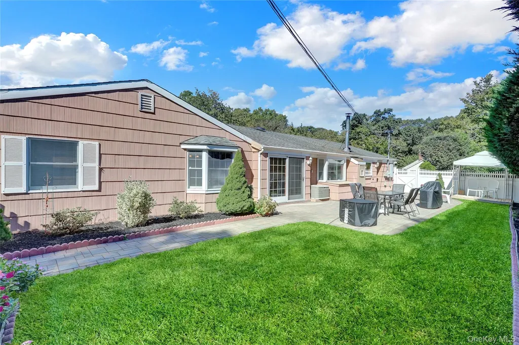 39 Pembrook Drive Stony Brook NY 11790