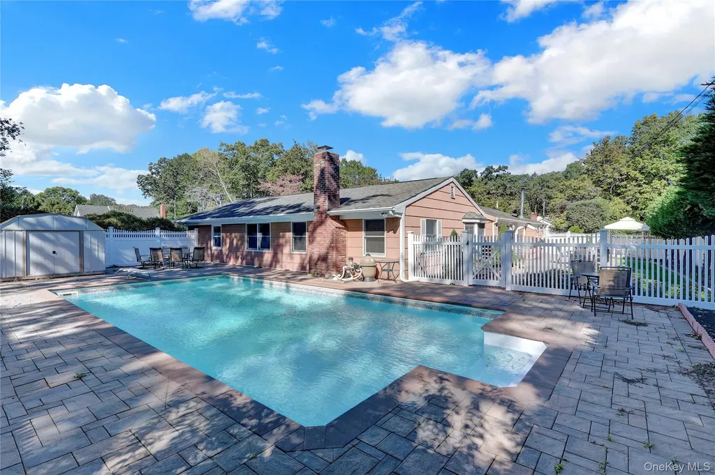 39 Pembrook Drive Stony Brook NY 11790