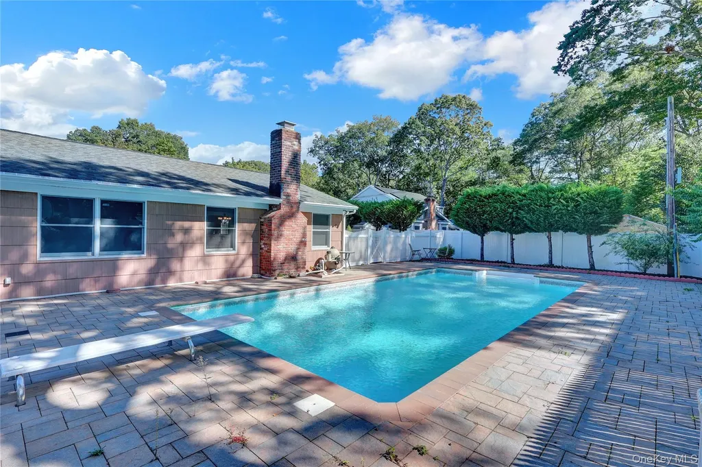 39 Pembrook Drive Stony Brook NY 11790