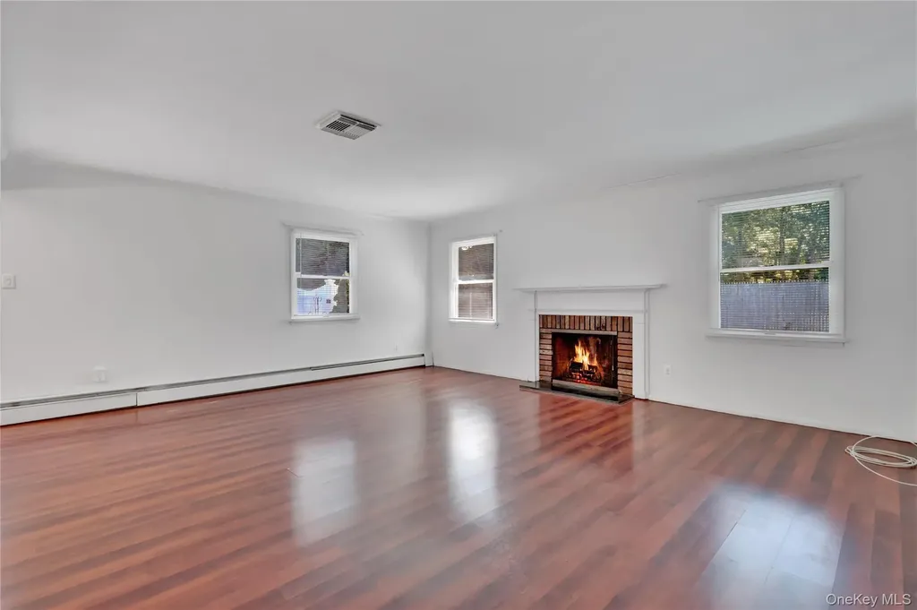 39 Pembrook Drive Stony Brook NY 11790