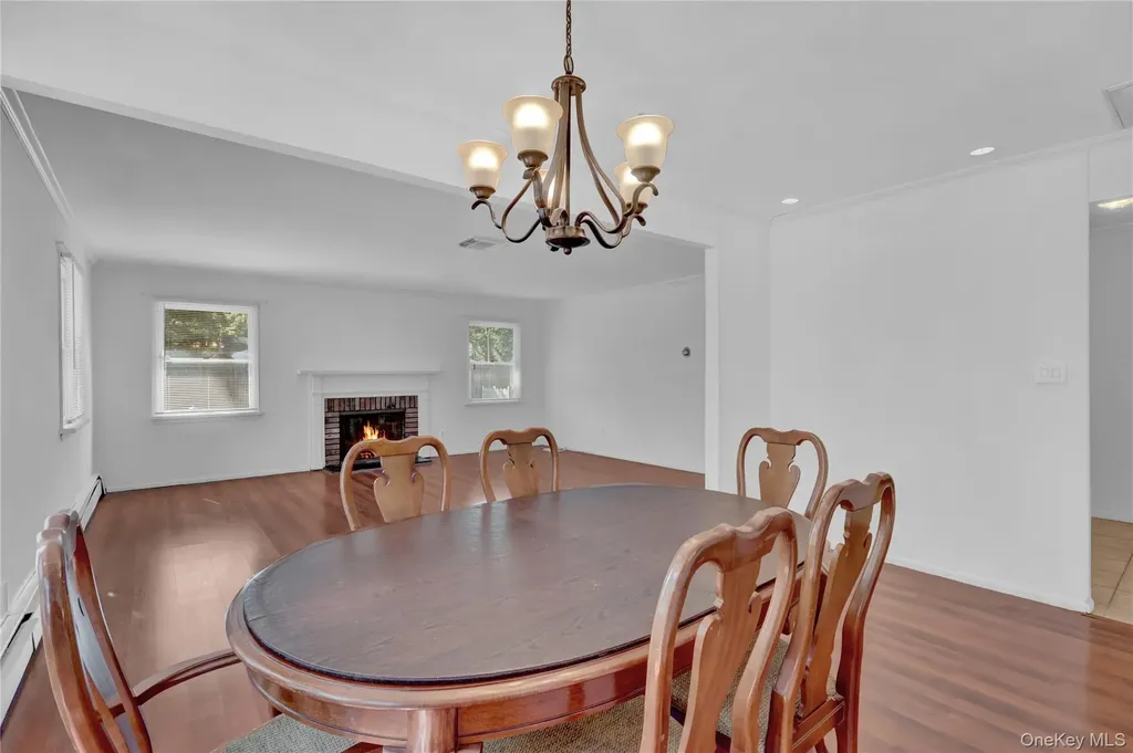 39 Pembrook Drive Stony Brook NY 11790