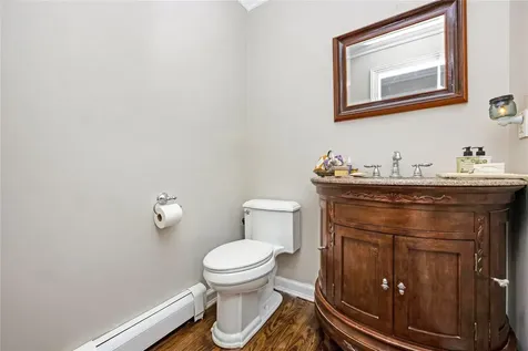 45 Mc Cue Lane Babylon NY 11702