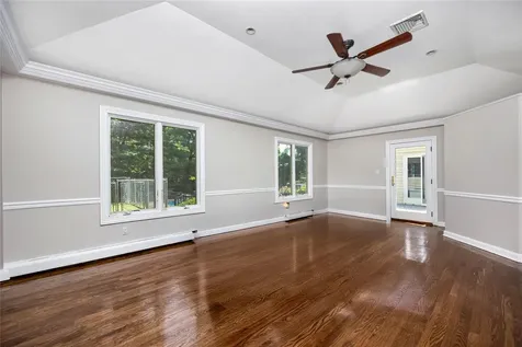 45 Mc Cue Lane Babylon NY 11702