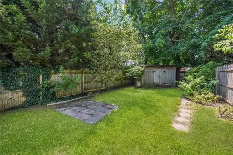 45 Mc Cue Lane Babylon NY 11702