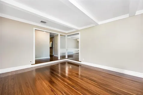 45 Mc Cue Lane Babylon NY 11702