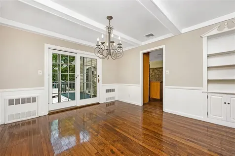 45 Mc Cue Lane Babylon NY 11702