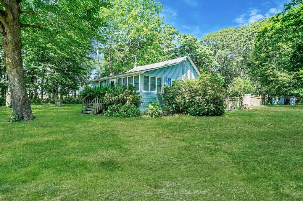 15 Youngs Avenue Mattituck NY 11952