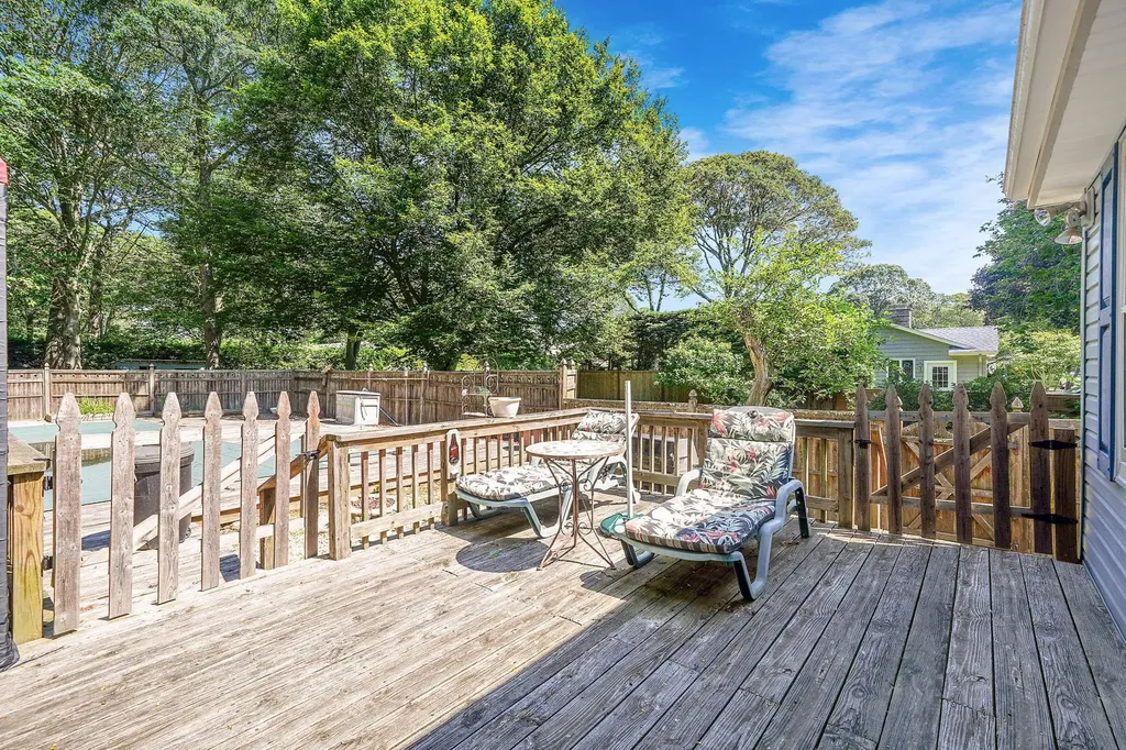 15 Youngs Avenue Mattituck NY 11952