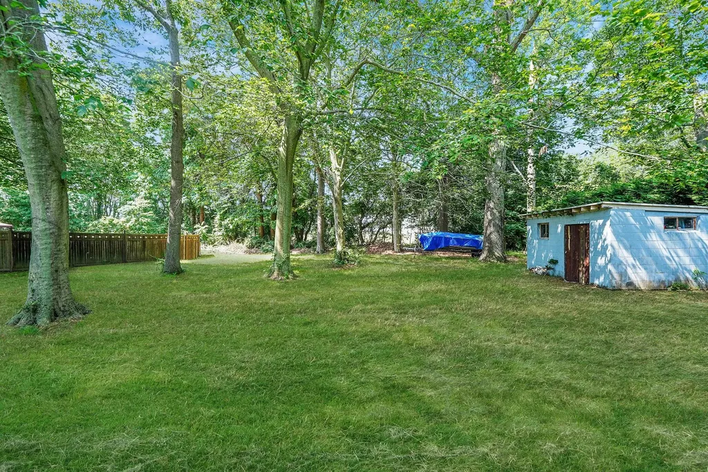 15 Youngs Avenue Mattituck NY 11952