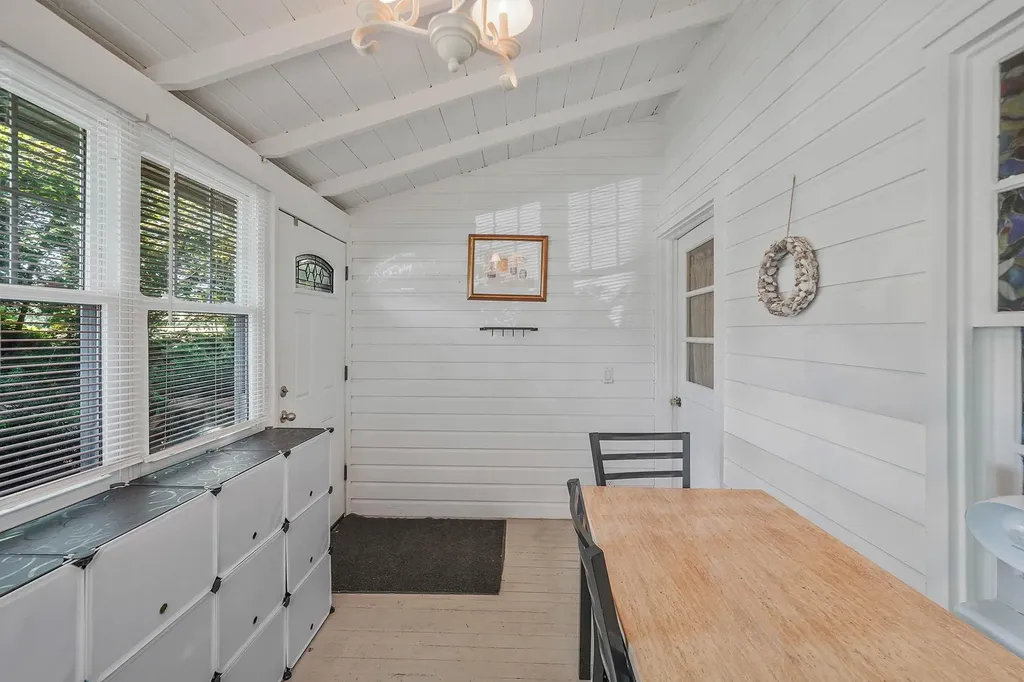 15 Youngs Avenue Mattituck NY 11952