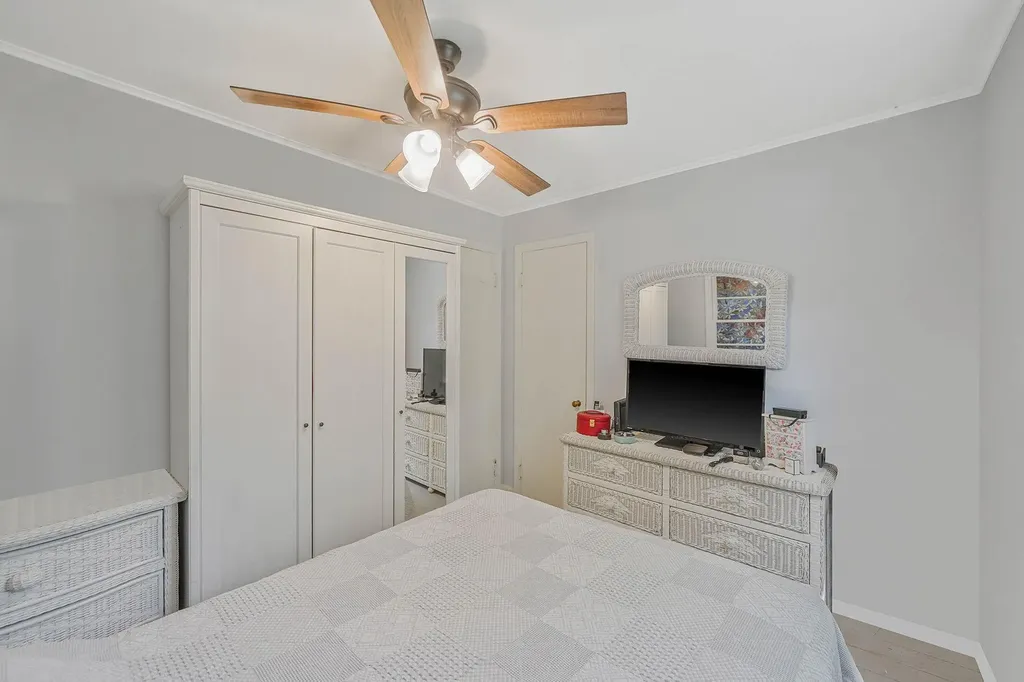 15 Youngs Avenue Mattituck NY 11952
