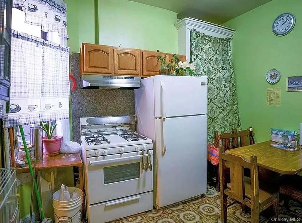668 Broadway Brooklyn NY 11206