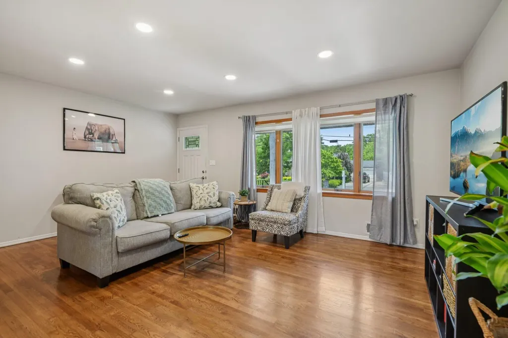 156 Wicks Road Commack NY 11725