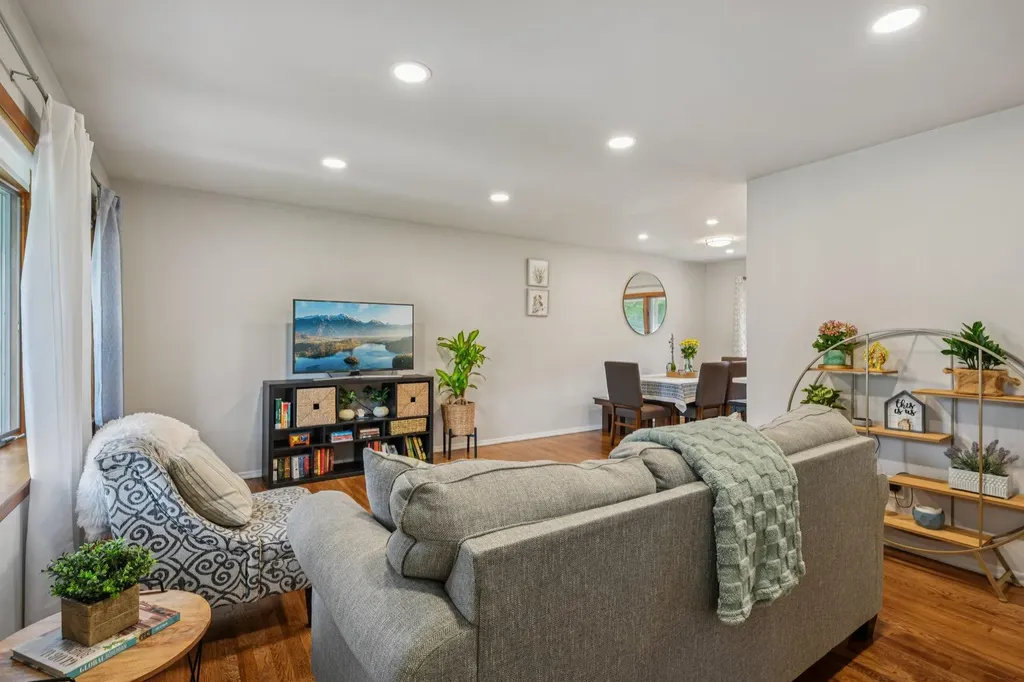 156 Wicks Road Commack NY 11725