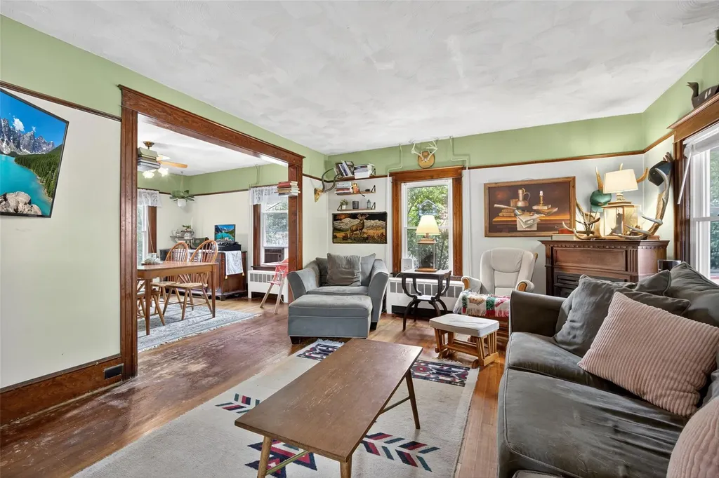 63 Oakdale Avenue Poughkeepsie NY 12601