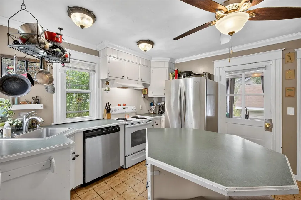 63 Oakdale Avenue Poughkeepsie NY 12601