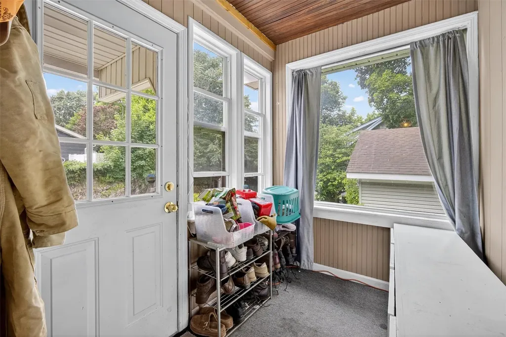 63 Oakdale Avenue Poughkeepsie NY 12601