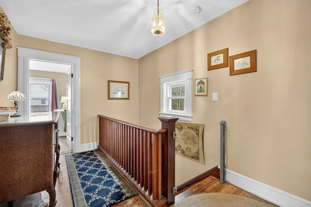 63 Oakdale Avenue Poughkeepsie NY 12601