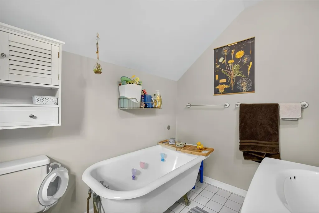 63 Oakdale Avenue Poughkeepsie NY 12601