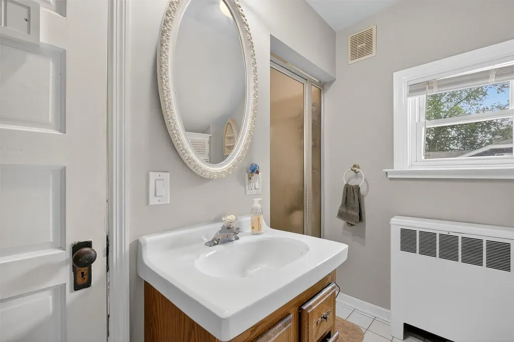 63 Oakdale Avenue Poughkeepsie NY 12601