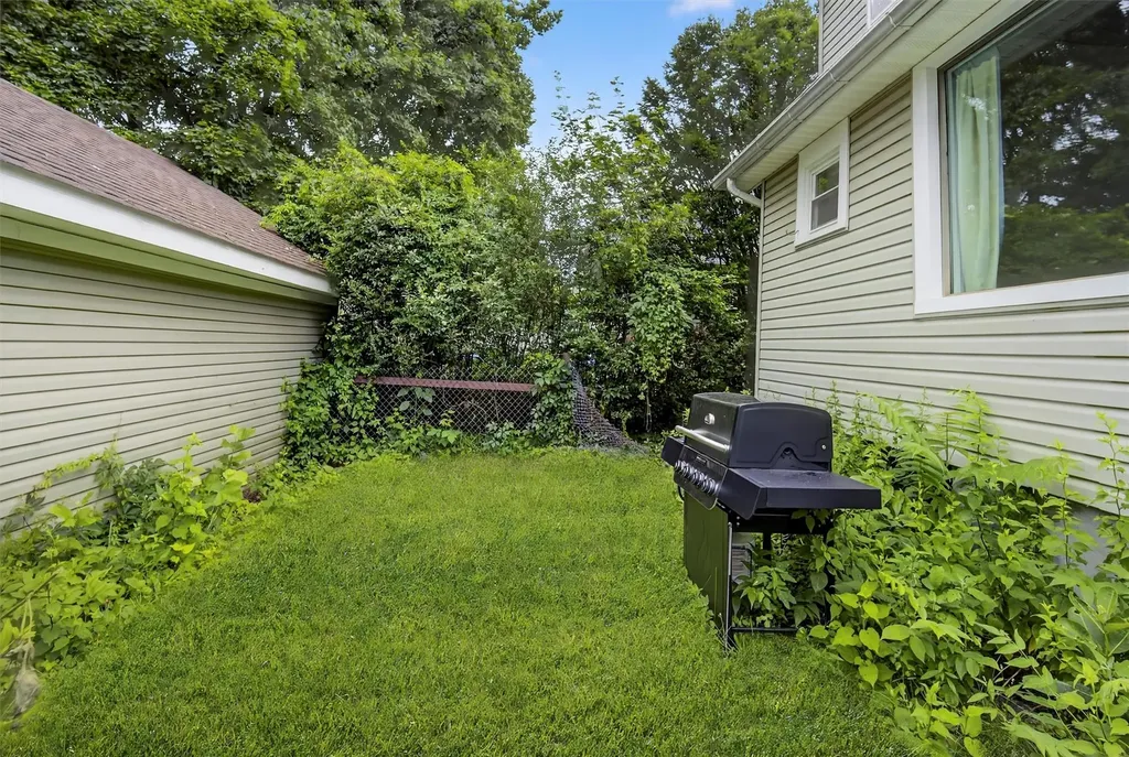 63 Oakdale Avenue Poughkeepsie NY 12601