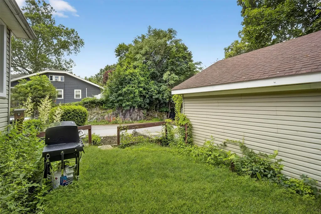 63 Oakdale Avenue Poughkeepsie NY 12601