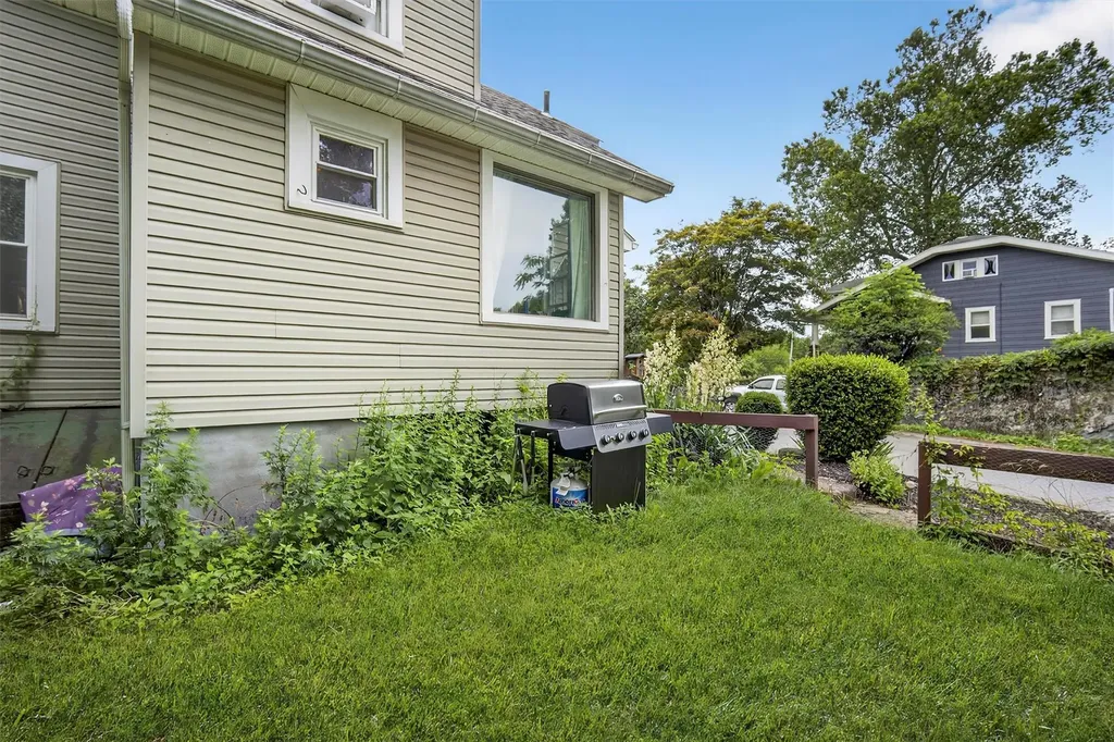 63 Oakdale Avenue Poughkeepsie NY 12601