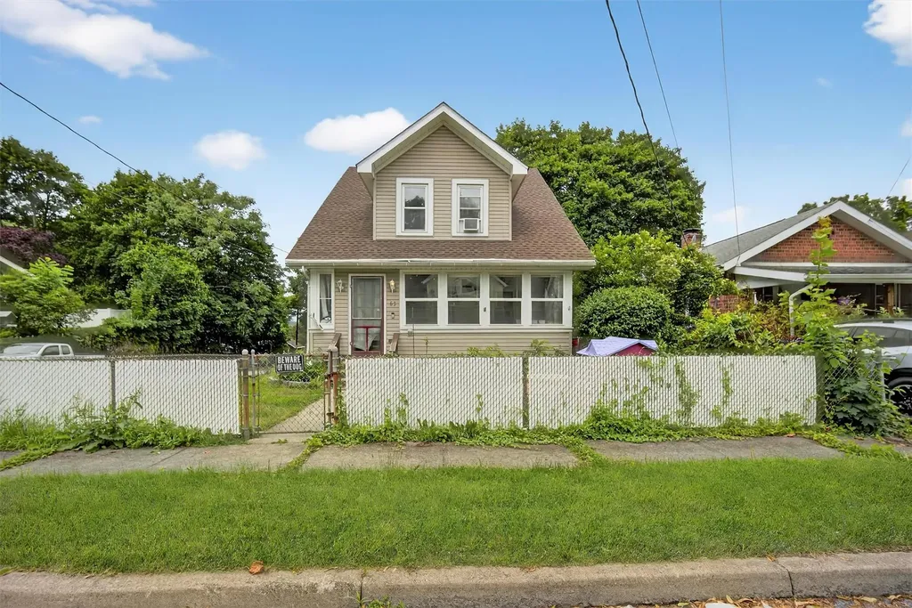 63 Oakdale Avenue Poughkeepsie NY 12601
