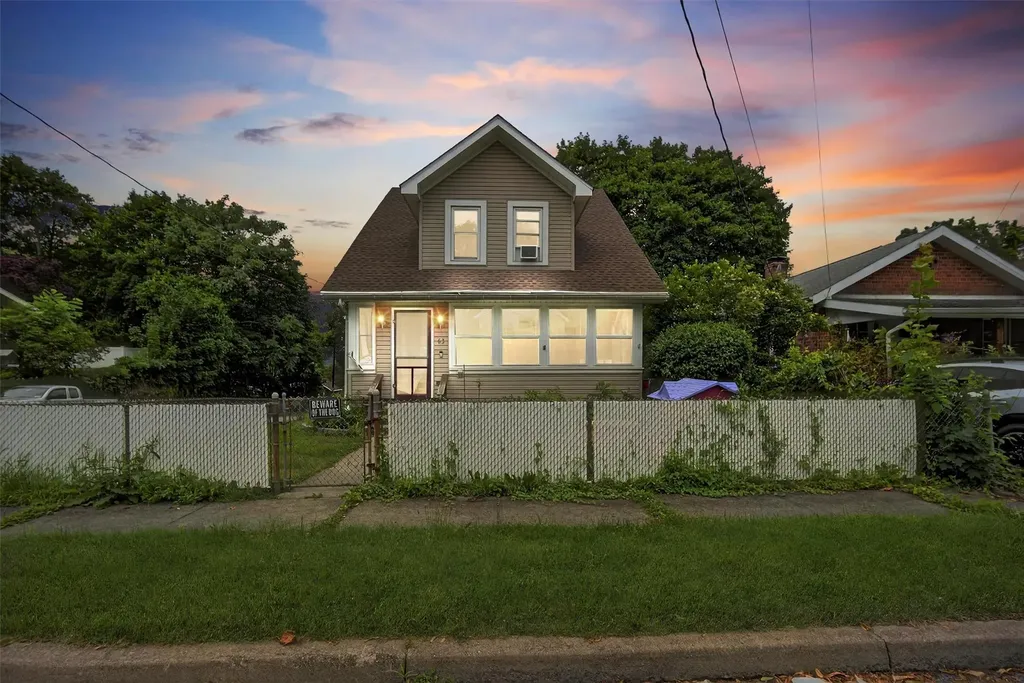 63 Oakdale Avenue Poughkeepsie NY 12601