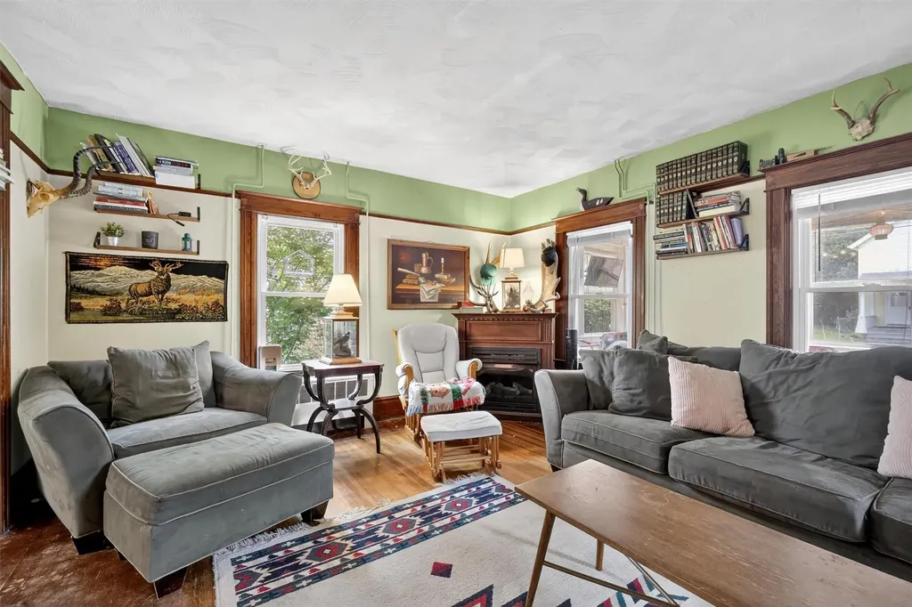 63 Oakdale Avenue Poughkeepsie NY 12601