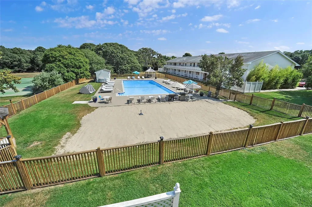 1655 County Road 39 Southampton NY 11968