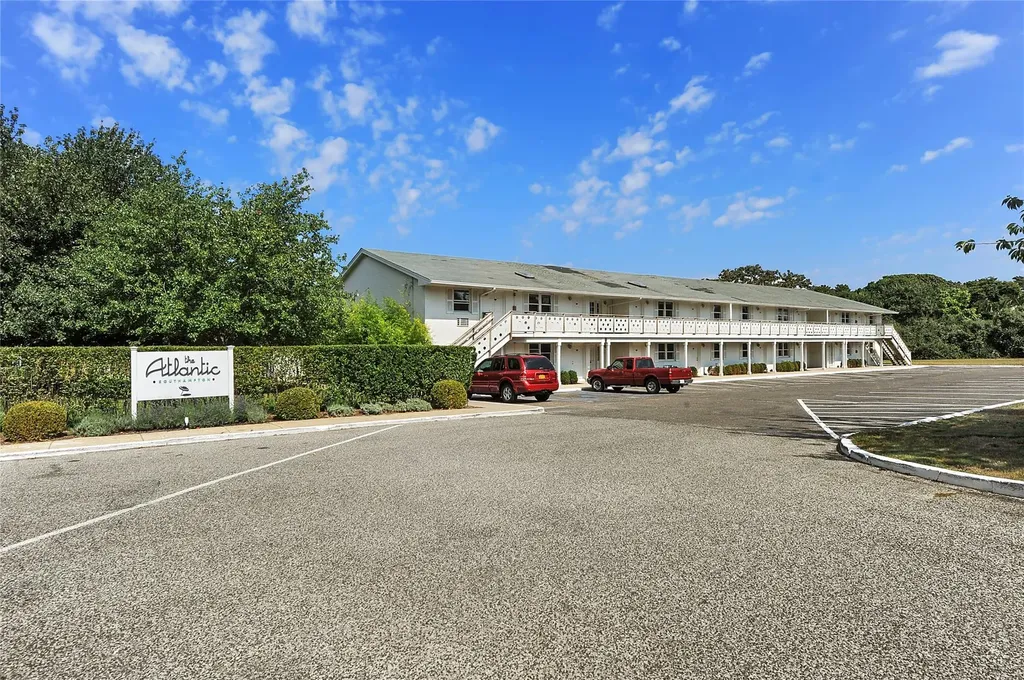 1655 County Road 39 Southampton NY 11968