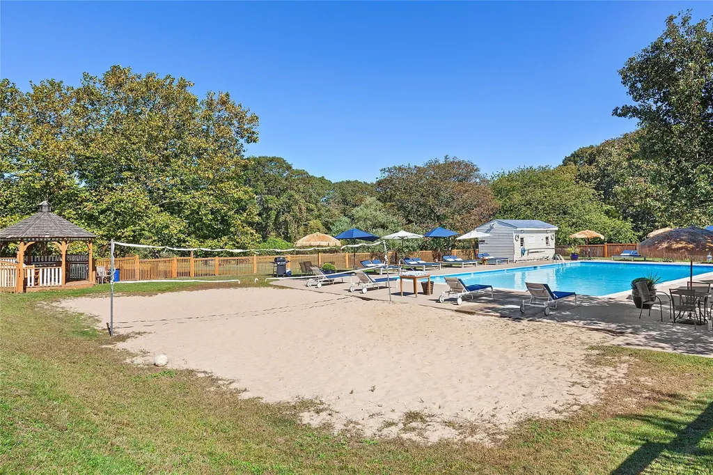 1655 County Road 39 Southampton NY 11968