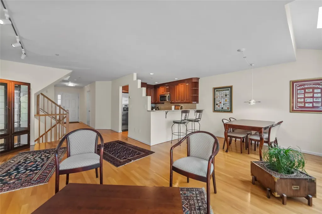 803 Pondside Drive White Plains NY 10607