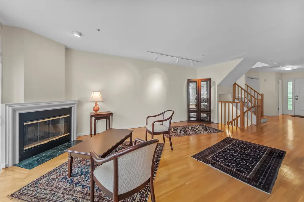803 Pondside Drive White Plains NY 10607