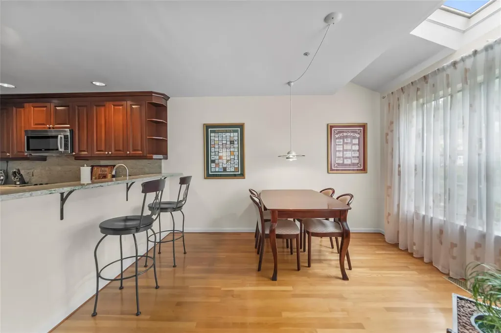 803 Pondside Drive White Plains NY 10607