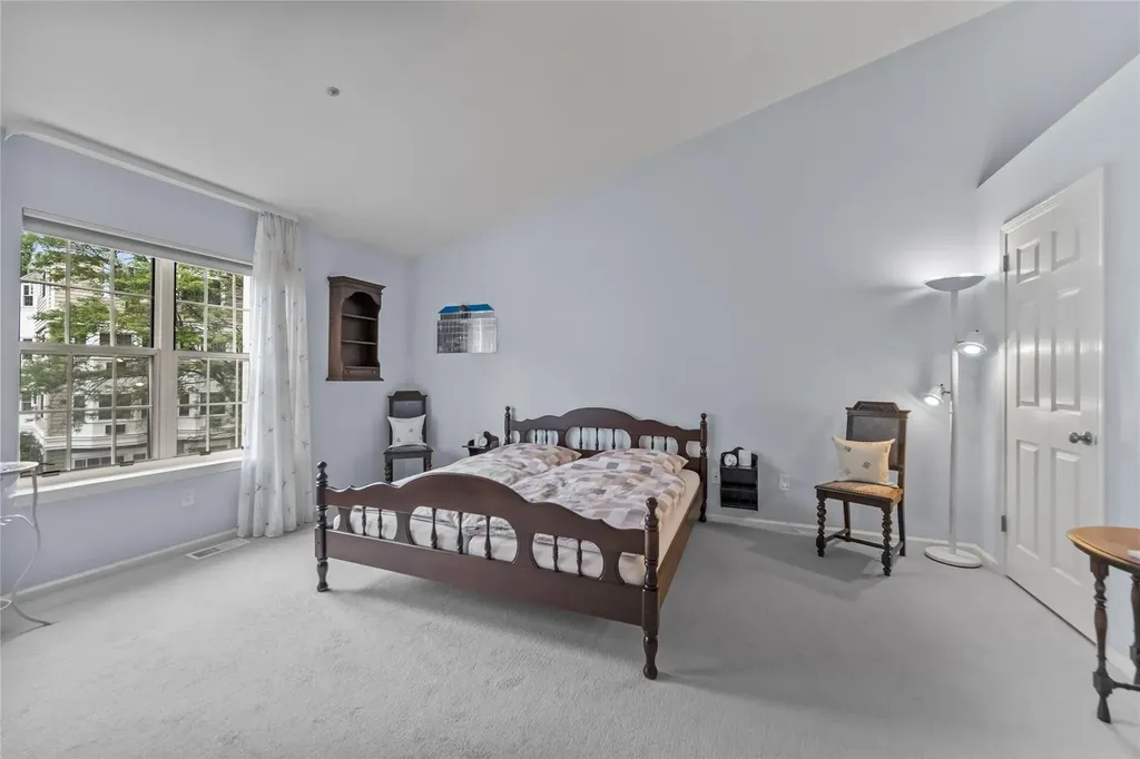 803 Pondside Drive White Plains NY 10607