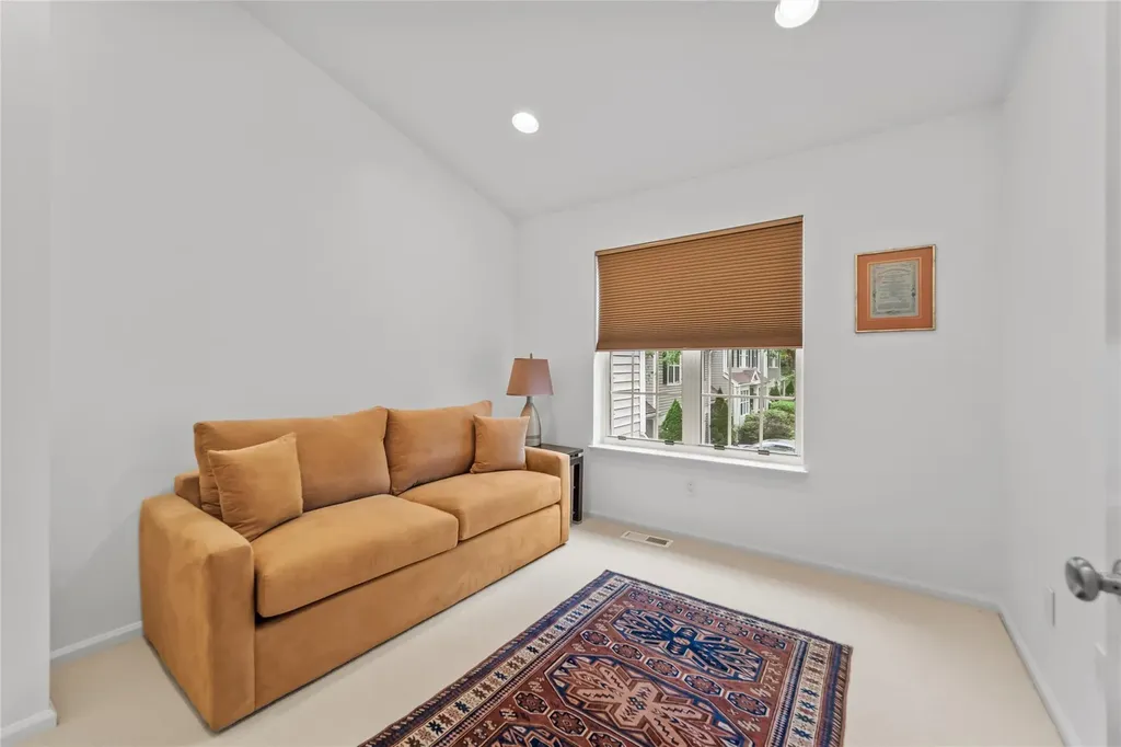 803 Pondside Drive White Plains NY 10607