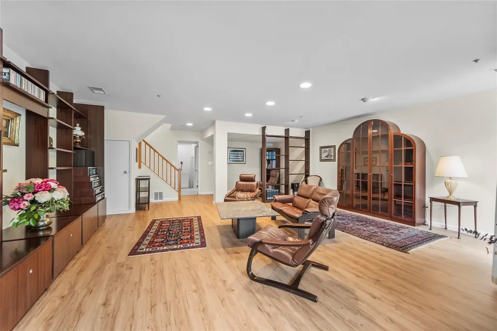 803 Pondside Drive White Plains NY 10607