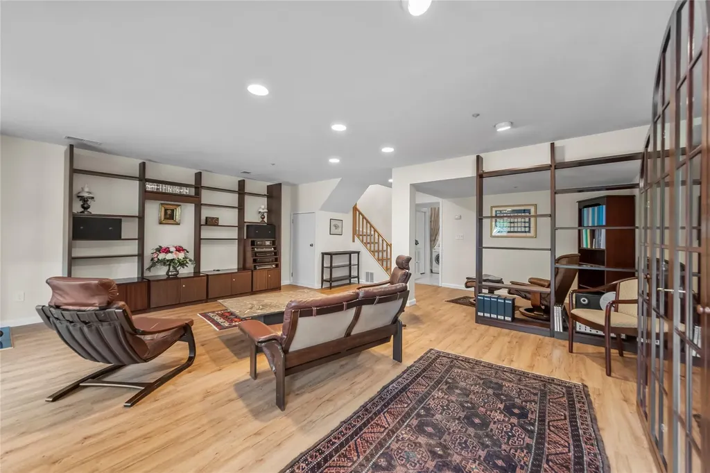 803 Pondside Drive White Plains NY 10607