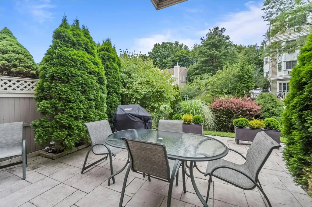 803 Pondside Drive White Plains NY 10607