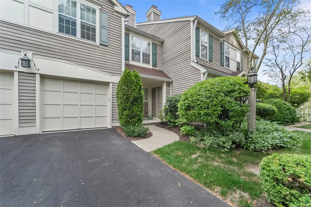 803 Pondside Drive White Plains NY 10607