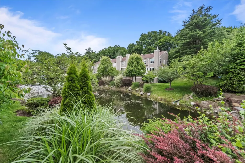 803 Pondside Drive White Plains NY 10607