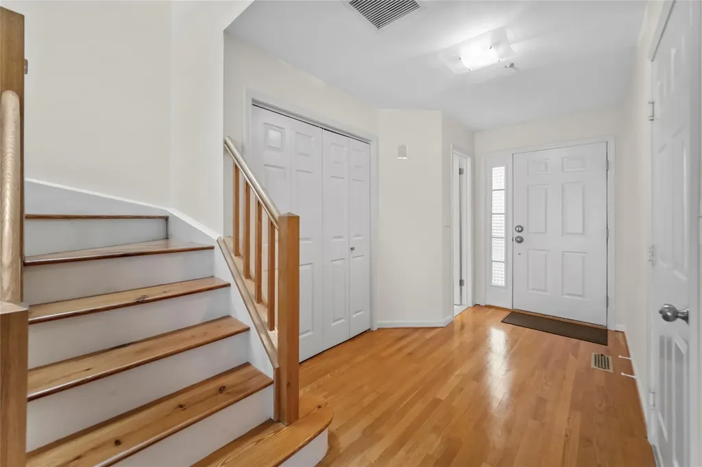 803 Pondside Drive White Plains NY 10607