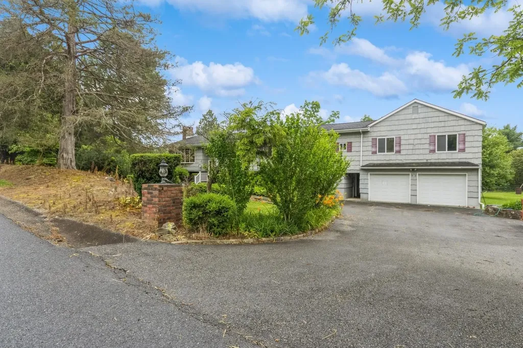 32 Brickhouse Road Patterson NY 12563