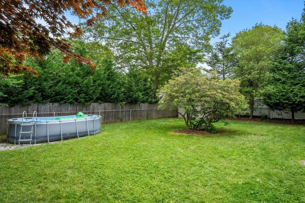 137 Hounslow Road Shirley NY 11967