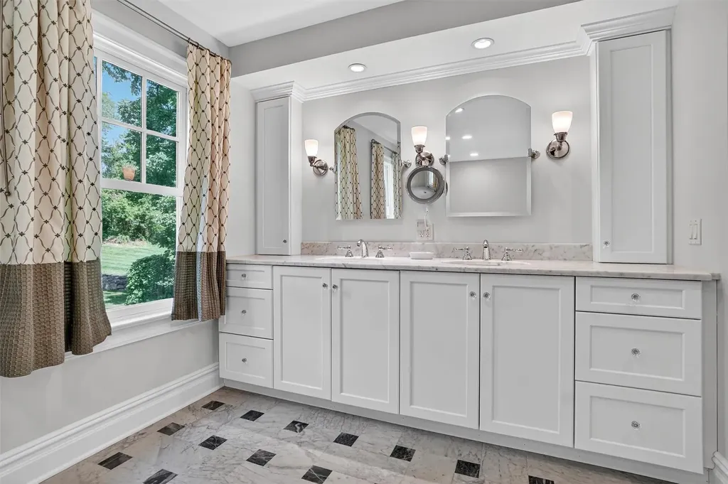 73 Mayflower Lane Katonah NY 10536