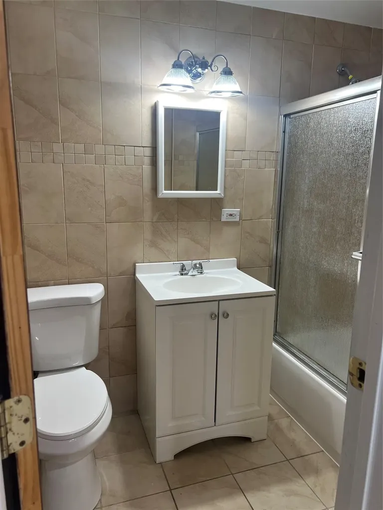 8 Anchor Court Huntington Station NY 11746