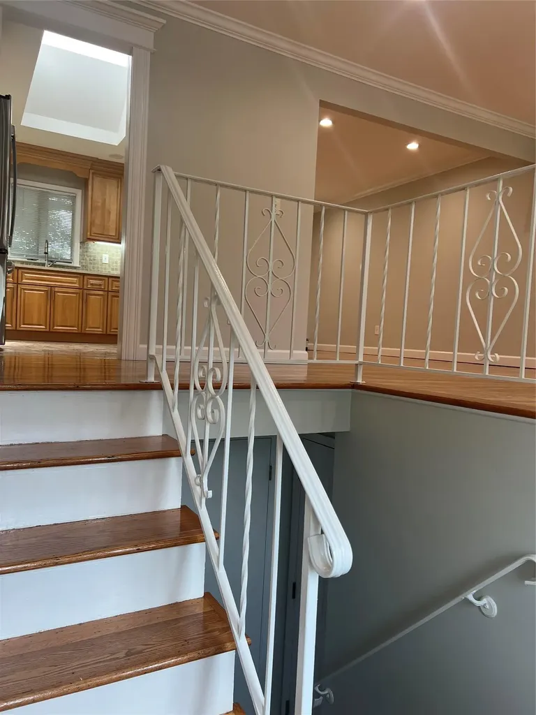 8 Anchor Court Huntington Station NY 11746