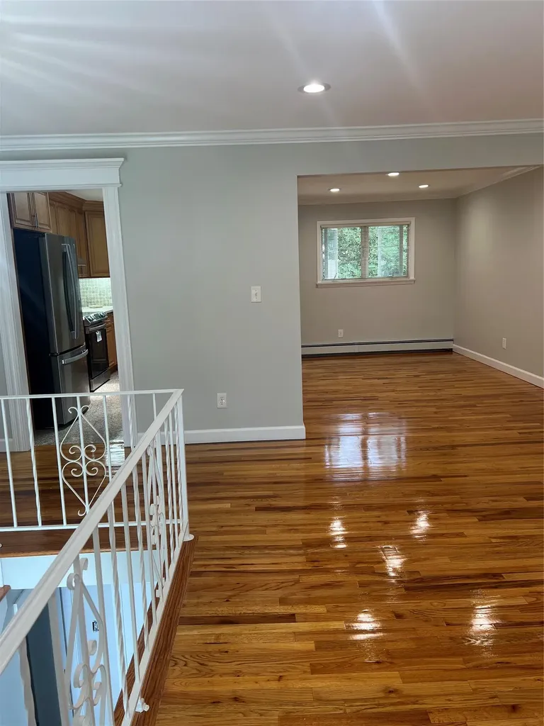 8 Anchor Court Huntington Station NY 11746